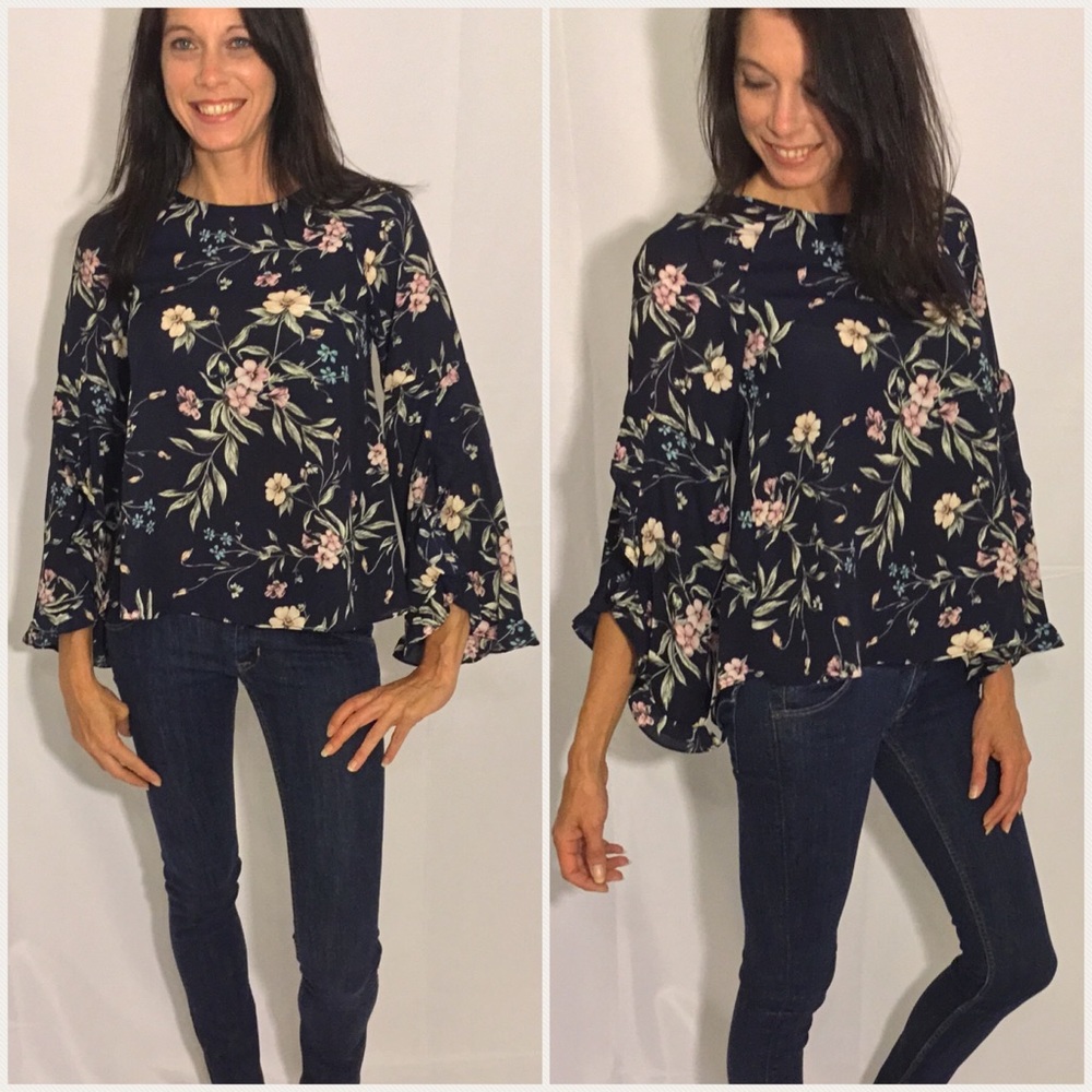 💕 New Arrival  Navy Floral Top - Picture 2 of 3